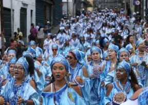 Afoxé Filhas de Gandhy celebra o Mês da Mulher com evento especial