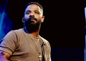 Arlindinho comanda roda de samba em Salvador. Confira!