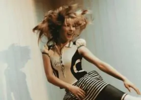 Baiano assina direção de movimento de capa da Teen Vogue com Alysa Liu