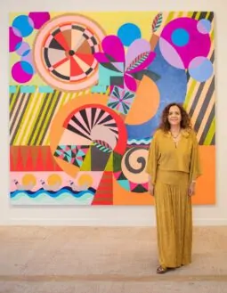 Documentário sobre universo criativo de Beatriz Milhazes amplia exposição no MAB