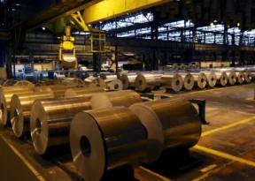 Emprego industrial perde ritmo e registra pior fevereiro em quase uma década