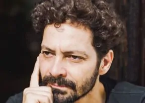 Fábio Baroli ministra oficina gratuita de pintura na Caixa Cultural Salvador