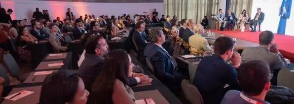 Breton assina mobiliário da 3ª edição do AortaTalks em Salvador