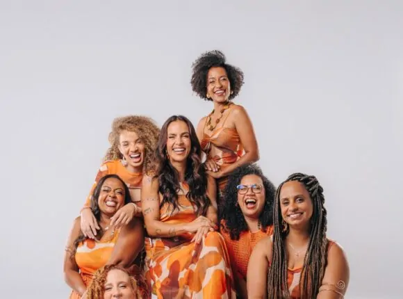 Grupo baiano Sambaiana leva samba de roda ao festival Back2Black em Paris