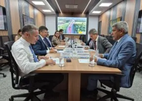 Jerônimo Rodrigues discute obras de infraestrutura com ministro dos Transportes