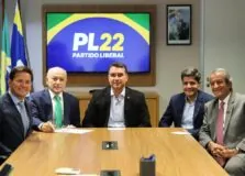 João Roma e ACM Neto se encontram com Flávio Bolsonaro em Brasília