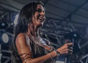 Lari Marques lança audiovisual gravado em Valença e marca nova fase na carreira