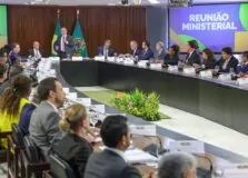 Lula confirma Alckmin como vice e se despede de ministros candidatos