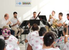 OSBA leva momento de música ao Hospital da Mulher em Salvador