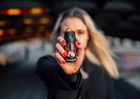 Porte de spray de pimenta para autodefesa de mulheres é aprovado pela Câmara