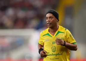 Série sobre Ronaldinho Gaúcho abre lançamentos da Netflix sobre futebol