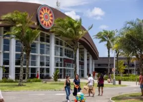 Outlet Premium Salvador lança campanha com descontos em grandes marcas