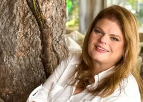 Nanda Lebram promove tarde de Páscoa com degustações em Salvador