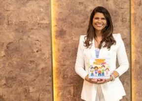 Autora baiana leva reflexões sobre vínculos e convivência à Bienal do Livro Bahia