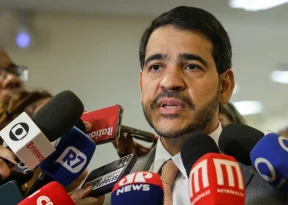 CCJ avança com indicação de Jorge Messias ao STF e antecipa sabatina no Senado