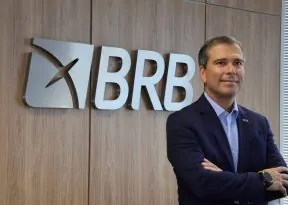 Ex-presidente do Banco de Brasília é preso pela Polícia Federal durante operação