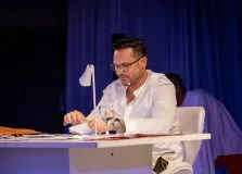 Fotos – Autor best-seller Fernando Cerqueira lança “Dezessete Cartas” em Salvador com espetáculo imersivo