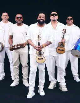 Grupo Revelação e Xande de Pilares na Arena Fonte Nova