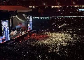 Guns N’ Roses reúne 40 mil pessoas em noite histórica em Salvador