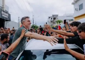 Luciano Huck desembarca em cidade da Bahia para transformar negócio local