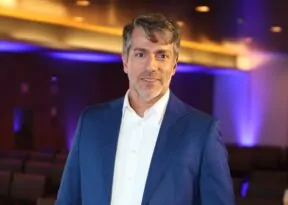 Marcelo Gentil debate papel das relações institucionais em encontro da Aberje