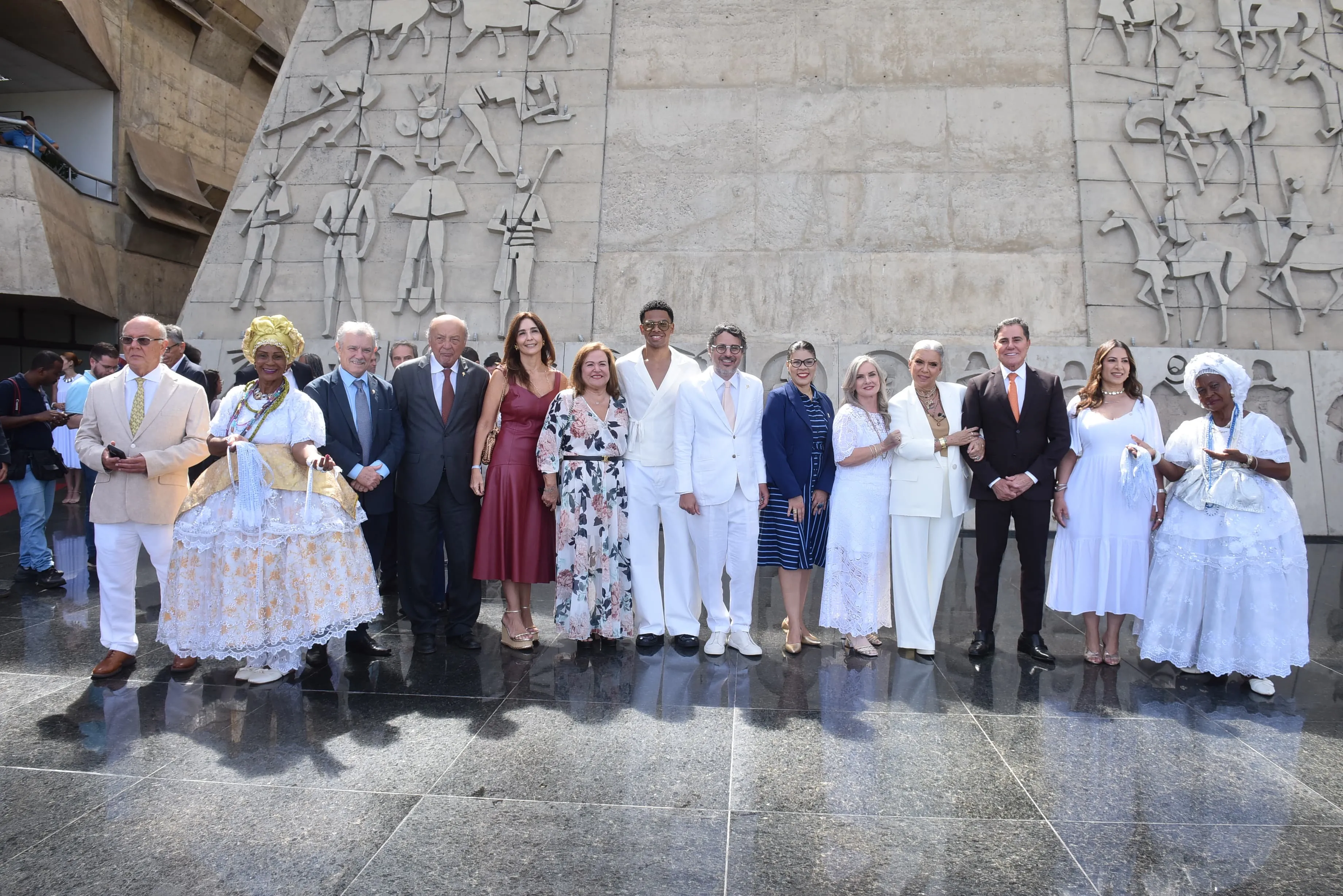 Astrid Fontenelle recebe Título de Cidadã Baiana na ALBA