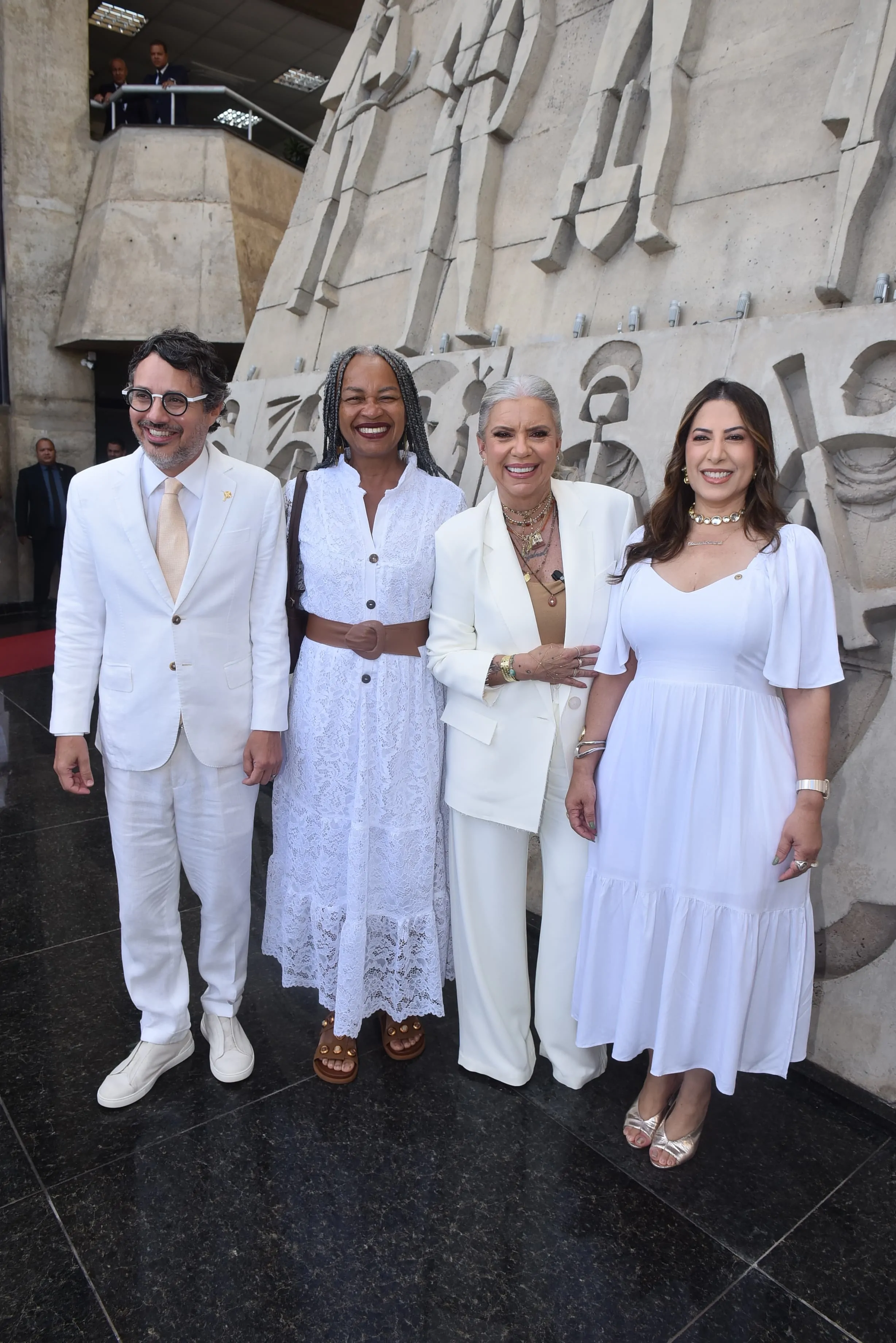 Astrid Fontenelle recebe Título de Cidadã Baiana na ALBA