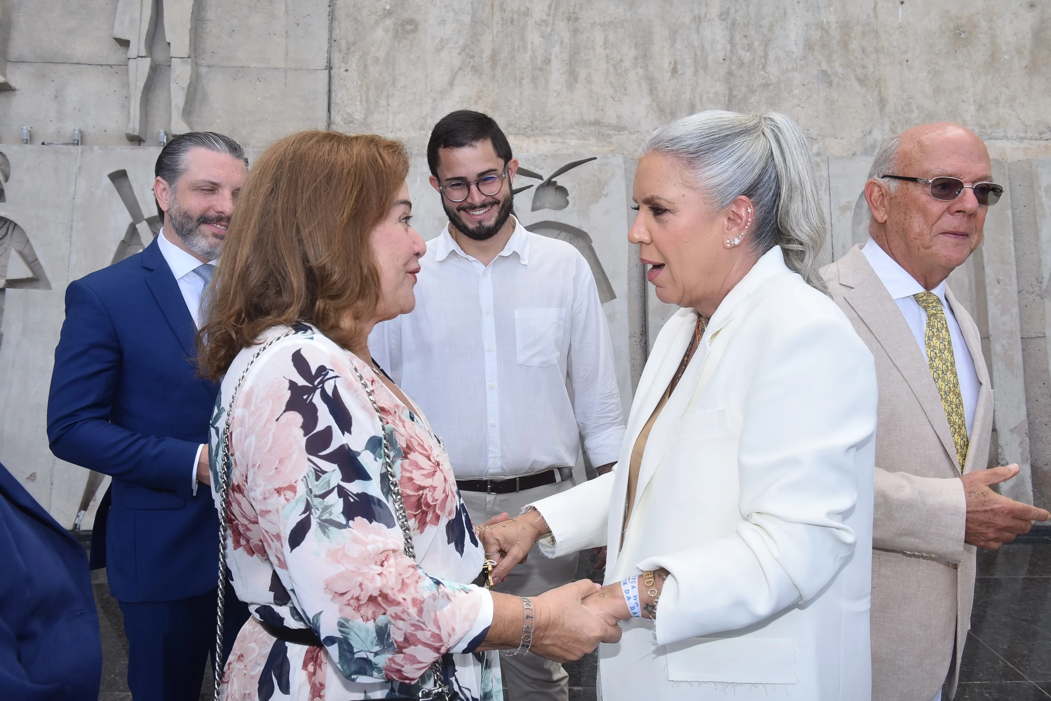 Astrid Fontenelle recebe Título de Cidadã Baiana na ALBA