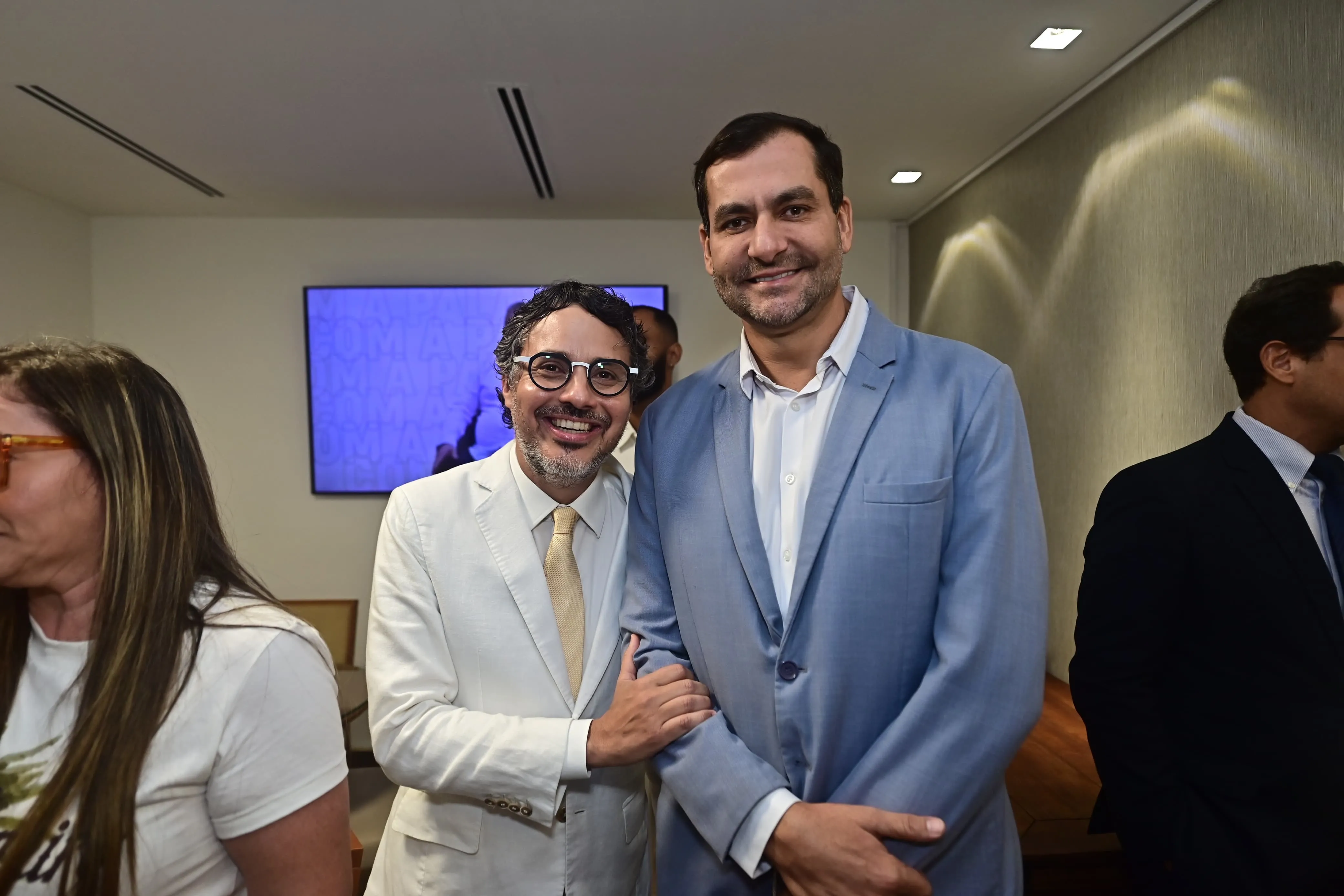 Astrid Fontenelle recebe Título de Cidadã Baiana na ALBA