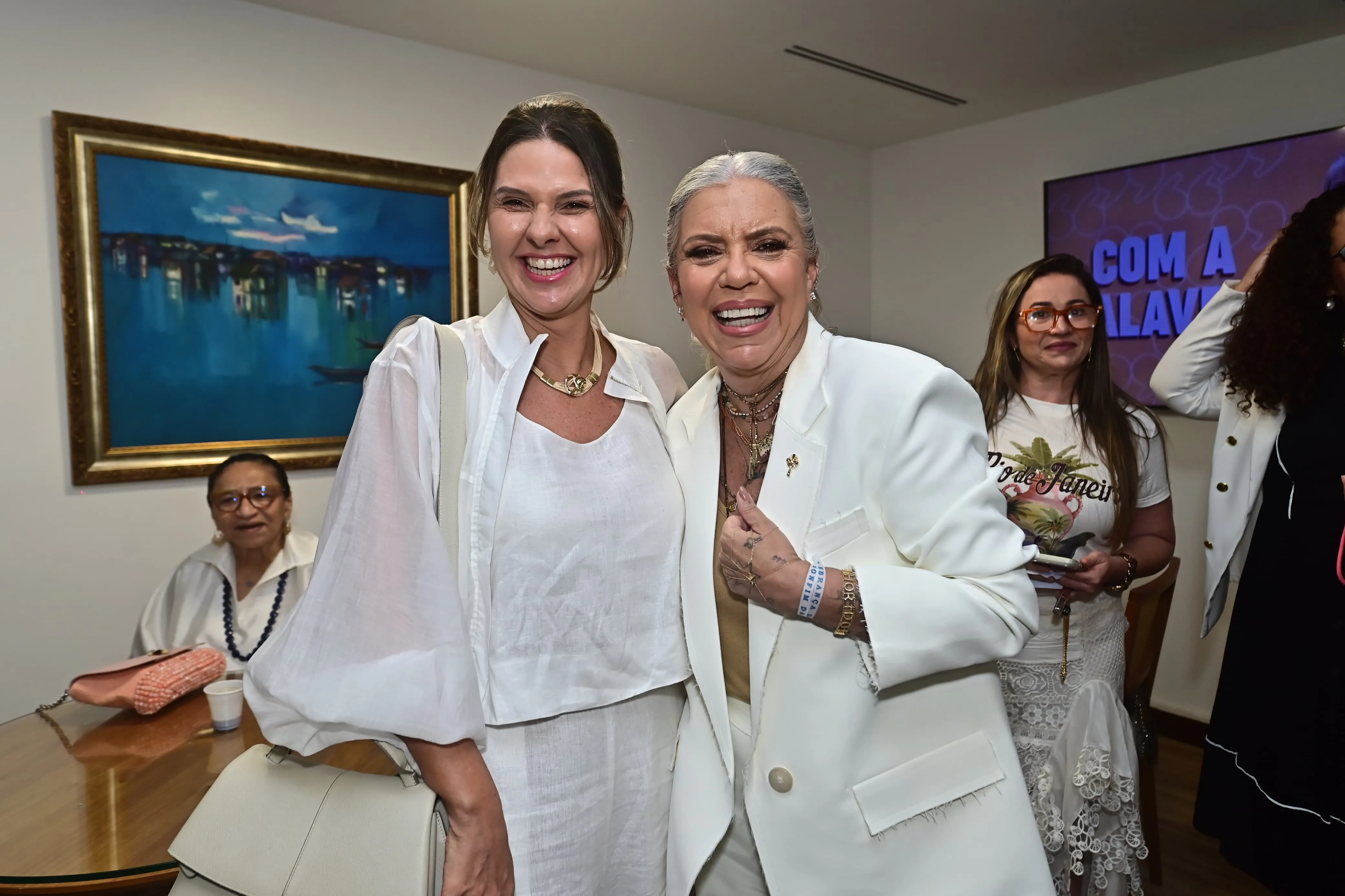 Astrid Fontenelle recebe Título de Cidadã Baiana na ALBA