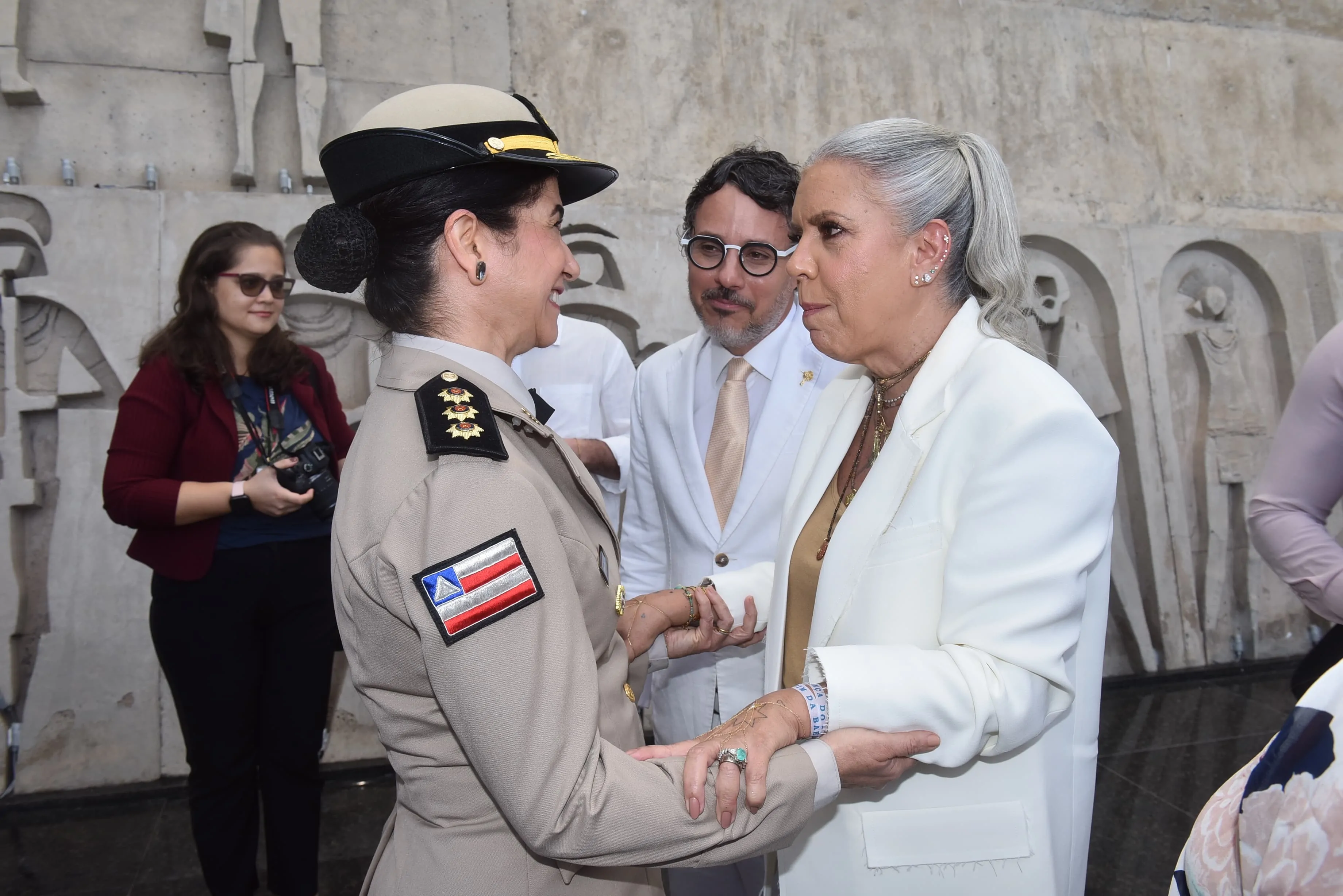 Astrid Fontenelle recebe Título de Cidadã Baiana na ALBA