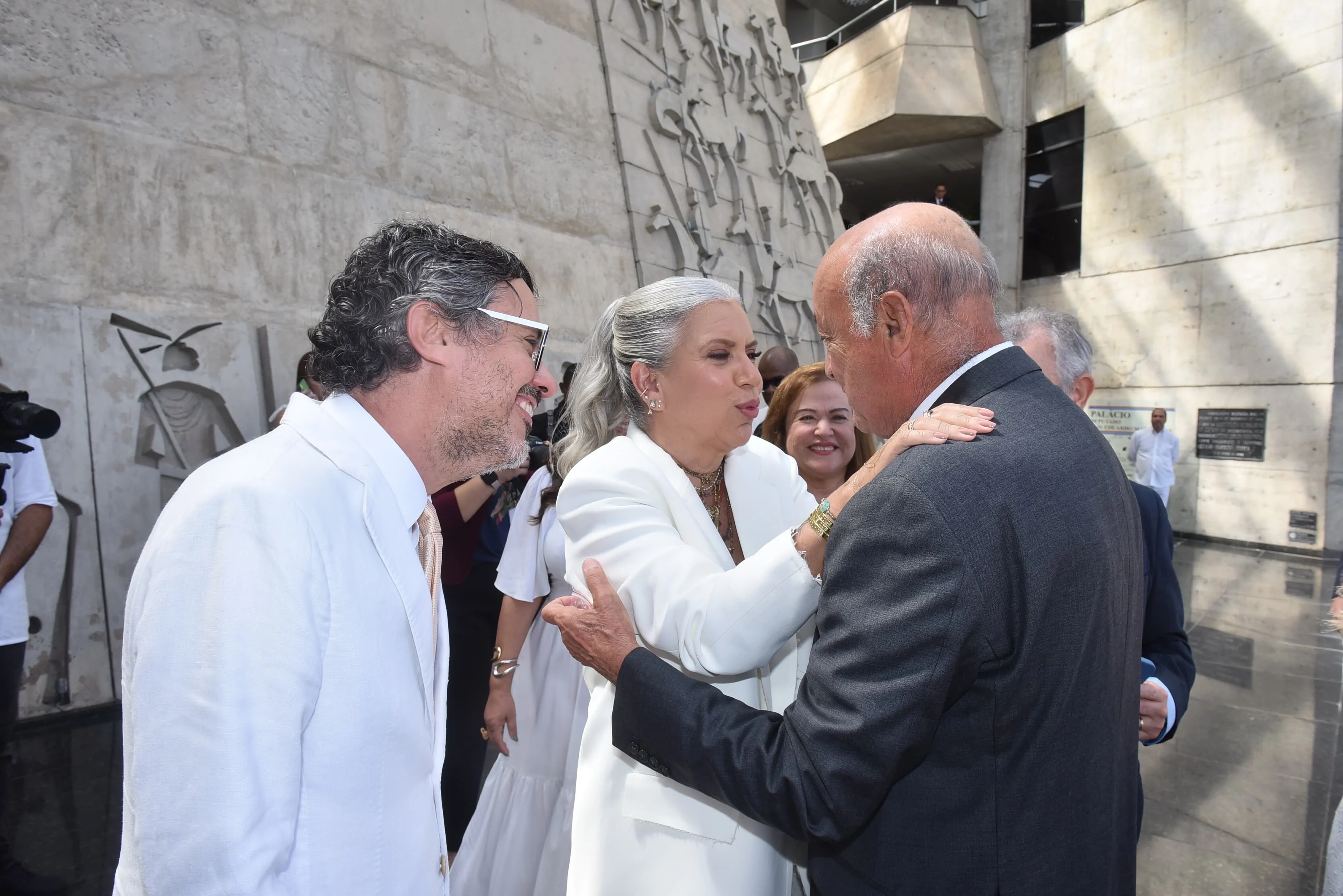 Astrid Fontenelle recebe Título de Cidadã Baiana na ALBA