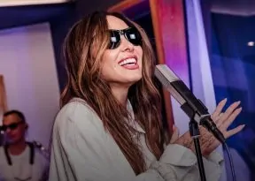 Alinne Rosa mistura músicas autorais e releituras em nova turnê intimista