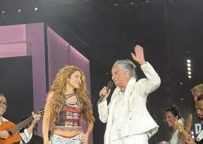 Maria Bethânia confirma participação no show de Shakira em Copacabana