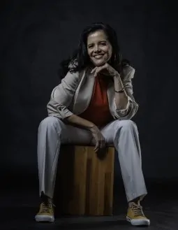 Atriz e jornalista, Elen Vila Nova, lança curso de oratória em Salvador
