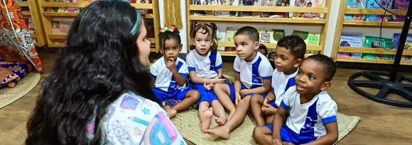 Bebeteca Antirracista de Salvador amplia atuação com cursos formadores