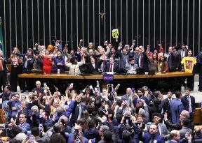 Câmara dos Deputados aprova o fim da escala 6×1, em dois turnos