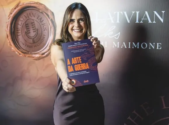 Fotos – Fabiane Maimone lança oficialmente o livro “A Arte da Guerra” no The Latvian Talks