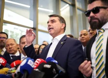 Flávio Bolsonaro admite que encontrou Vorcaro durante prisão domiciliar