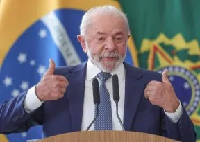 Lula brinca com ausência de Neymar e diz que atacante é “o primeiro convocado home office”