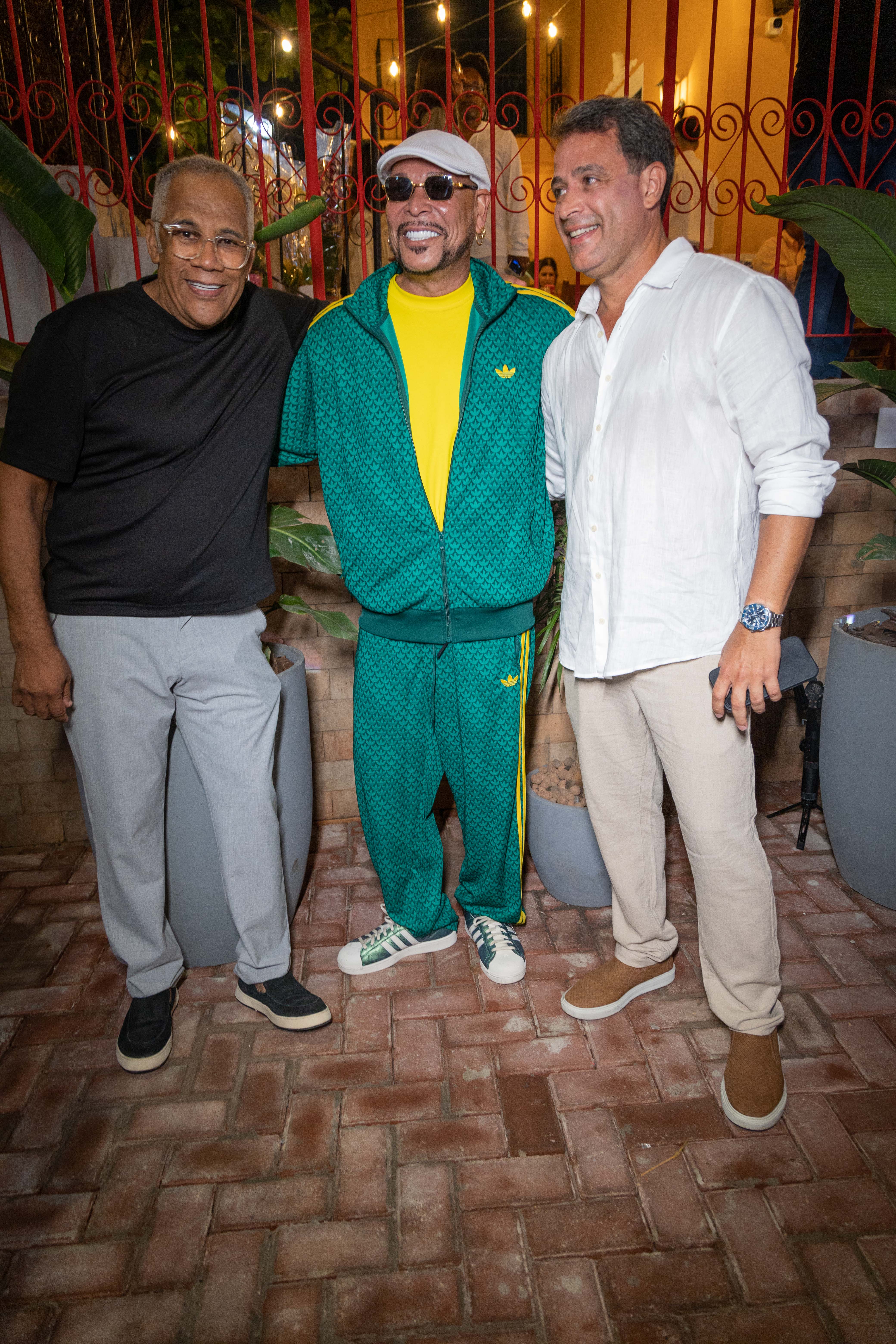 Gilson Freitas, Jau, e Roni Cézar