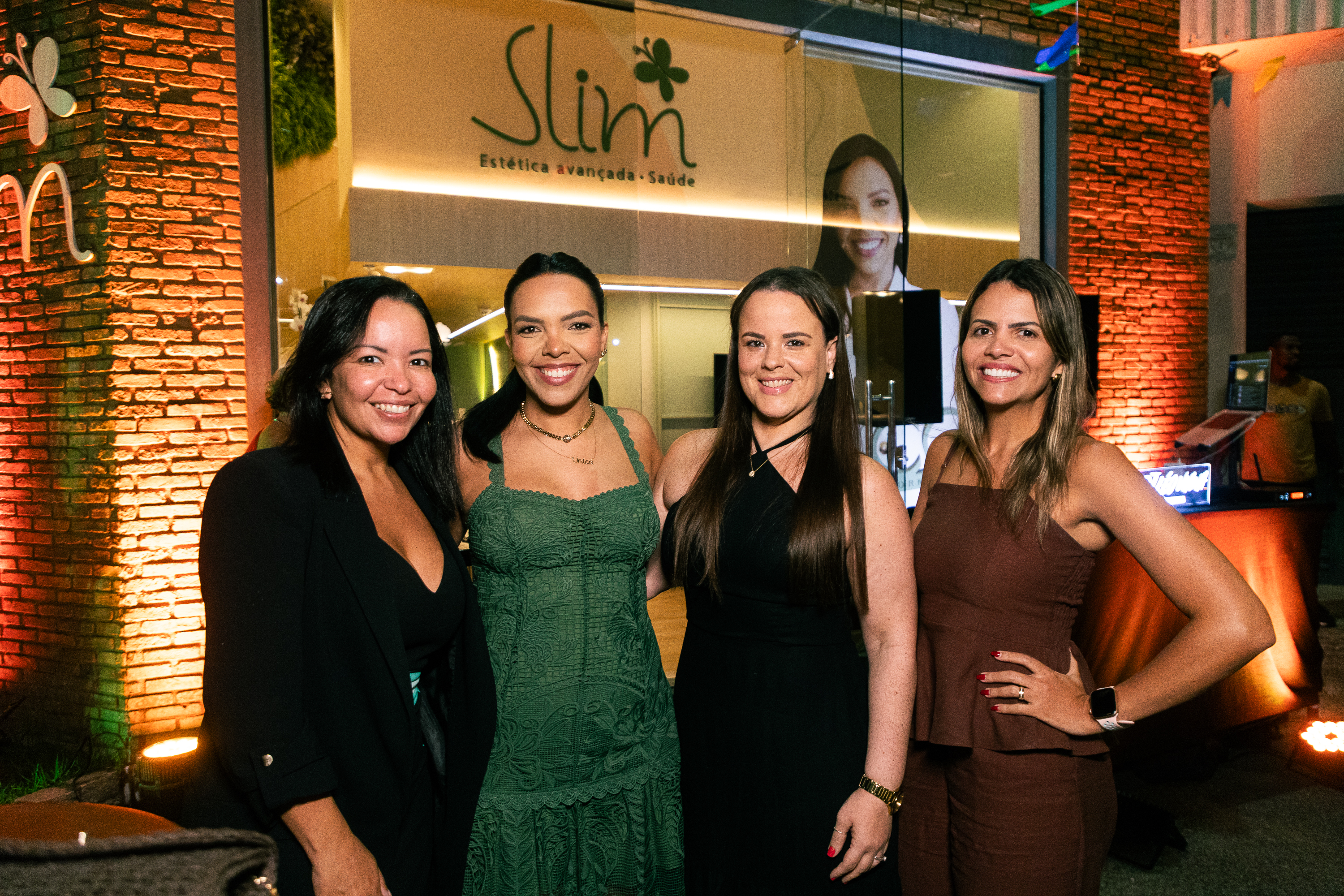 Carol Menezes, Jamile Miranda, Luciana Caetano e Kelly Oliveira