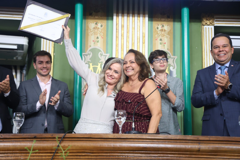 Ivana Bastos e Aladilce Souza