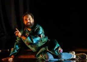 Gregório Duvivier desembarca com o espetáculo “O Céu da Língua” em Salvador