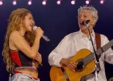 Após Bethânia, Caetano Veloso também surge em ensaio com Shakira em Copacabana