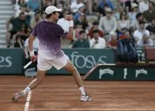 João Fonseca estreia com vitória em Roland Garros e avança à segunda rodada