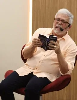 José Medrado comemora meio século de mediunidade com jantar especial