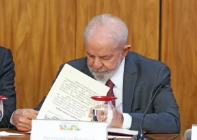 Lei que reconhece estágio como experiência profissional é vetada por Lula
