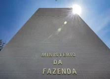 Ministério da Fazenda anuncia bloqueio bilionário no Orçamento de 2026