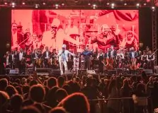 Orquestra Ouro Preto e Carlinhos Brown reúnem multidão em Belo Horizonte